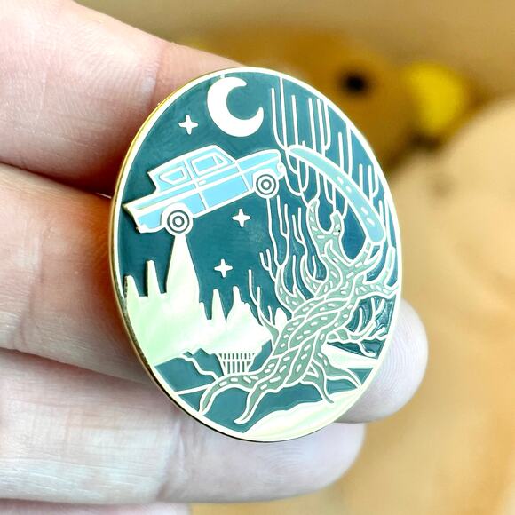 Harry Potter The Flying Ford Whomping Willow enamel pins 426 - Picture 3 of 4